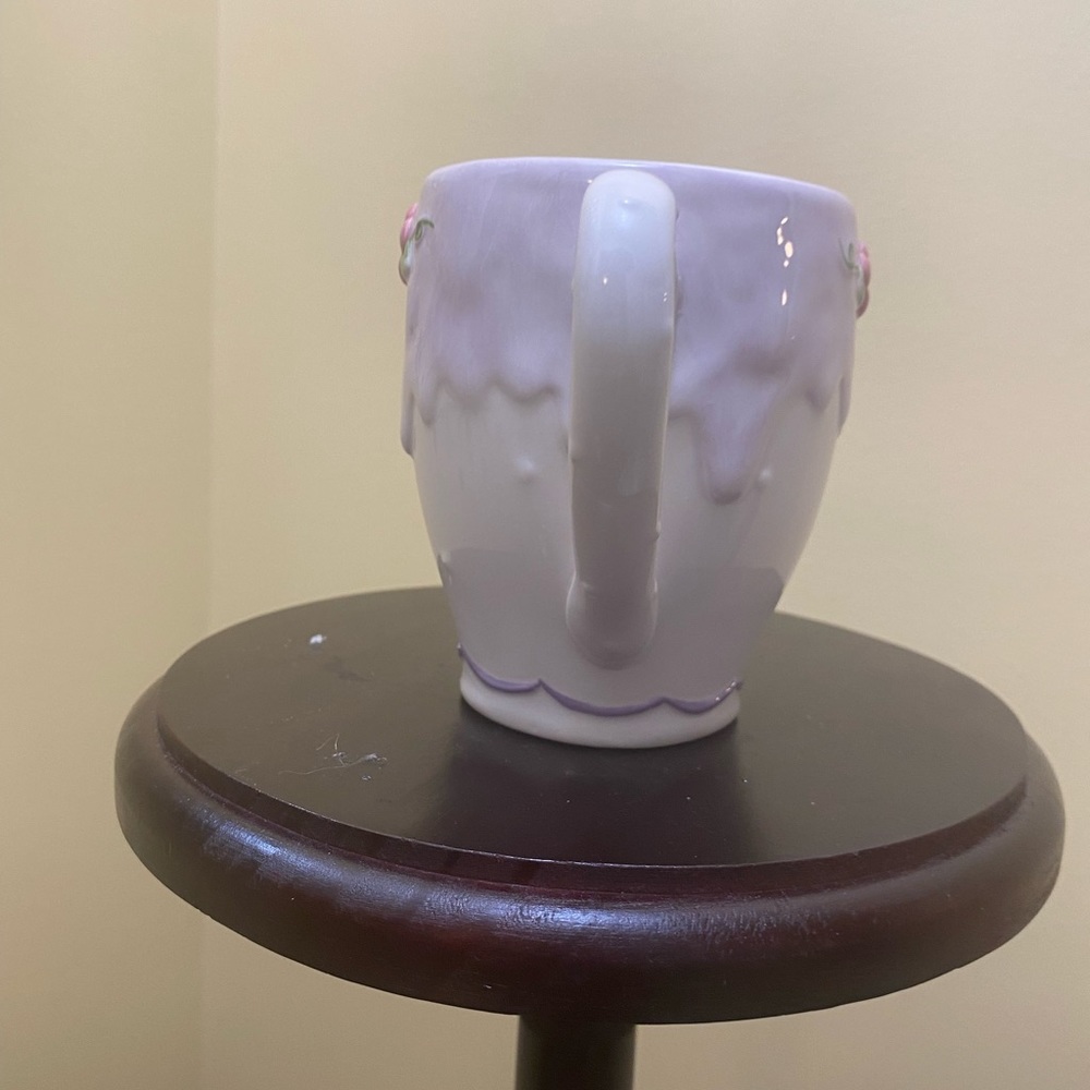 2004 Avon President's Club Mug
Birthday Gift Collection - Picture 4 of 5